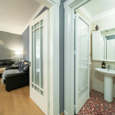 Apartment Ring Center Spacious 2 Bdr *
